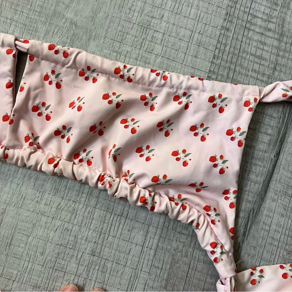 FRANKIE’S BIKINIS Willow Ruched Bikini Top Baby Berry Print Size Medium